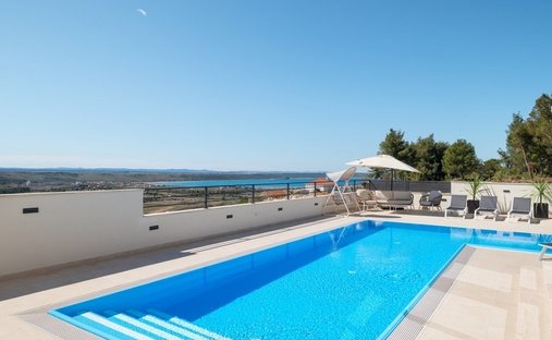 Villa in Opcina Razanac, Zadar County, Croatia 1