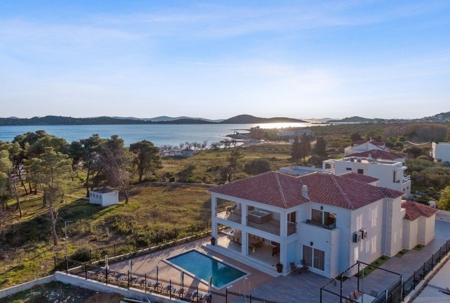 Villa in Sibenik-Knin County, Croatia 2 - 16880484