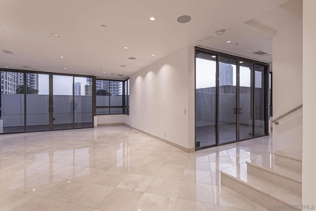 Condo in San Diego, California, United States 3 - 16885573
