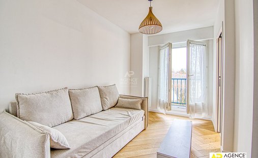 Castle for Sale in Versailles, Île-de-France, France