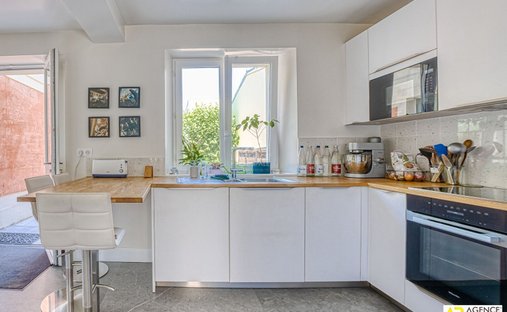 Castle for Sale in Versailles, Île-de-France, France