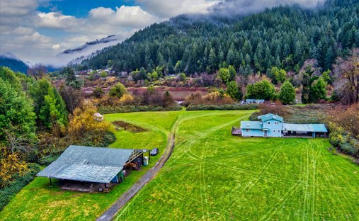House in Notchko, California, United States 1