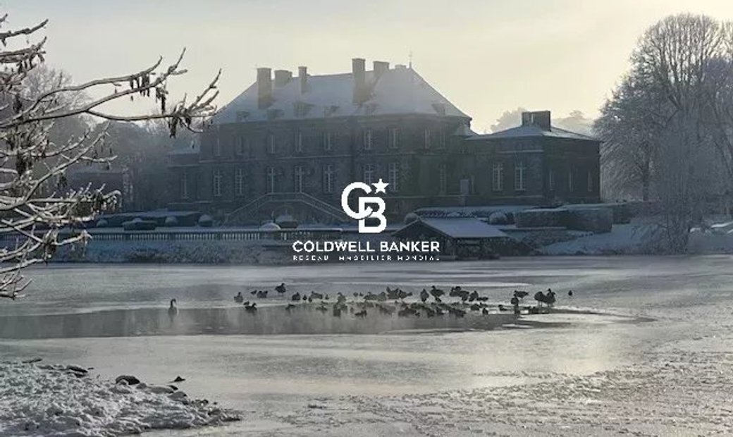 Vendee Montaigu Château On A 42 Hectare Estate