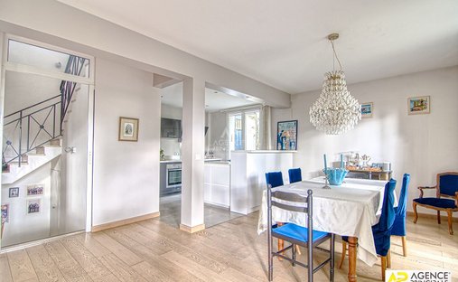 Castle for Sale in Versailles, Île-de-France, France