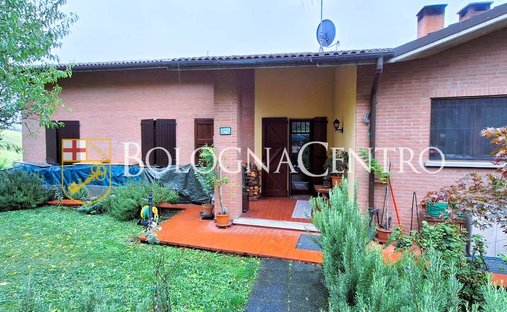 Villa in Monte San Pietro, Emilia-Romagna, Italy 1