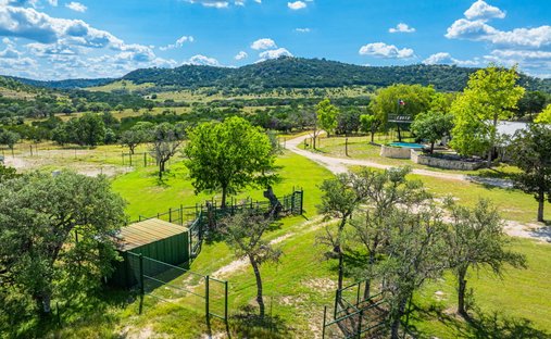 Farm Ranch in Center Point, Texas, United States 1