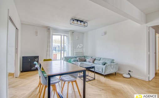 Castle for Sale in Versailles, Île-de-France, France