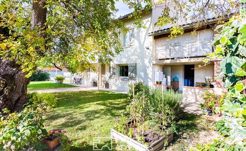Early 20th Century Character Château In The Heart Of The Quercy Blanc