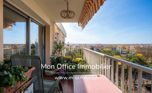 Castle for Sale in Aix-en-Provence, Provence-Alpes-Côte d'Azur, France