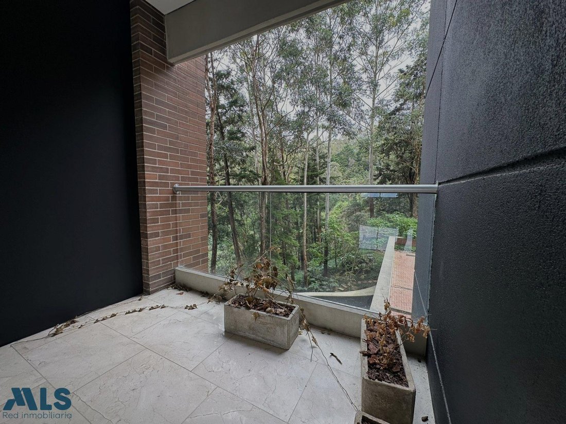 Apartment in Medellín, Antioquia, Colombia 3 - 16885149