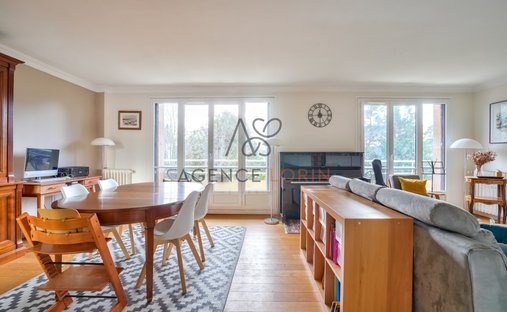 Château For Sale, 15 Rooms Le Vesinet 78110