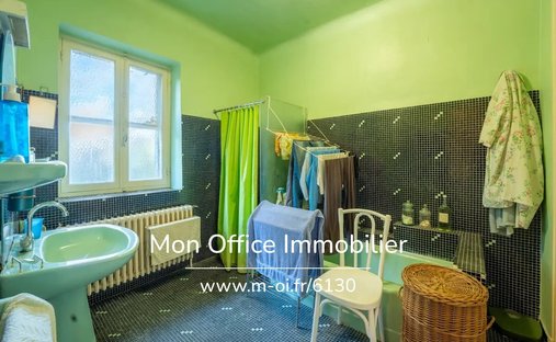 Castle for Sale in Aix-en-Provence, Provence-Alpes-Côte d'Azur, France