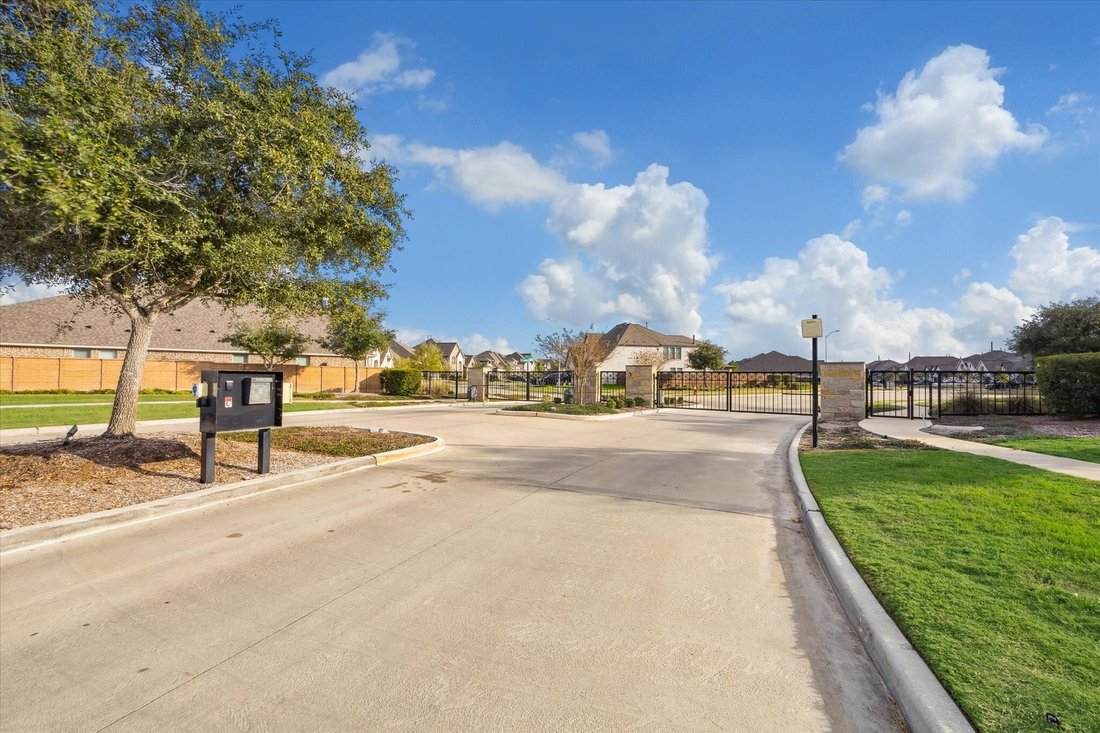 House in Manvel, Texas, United States 2 - 16875958