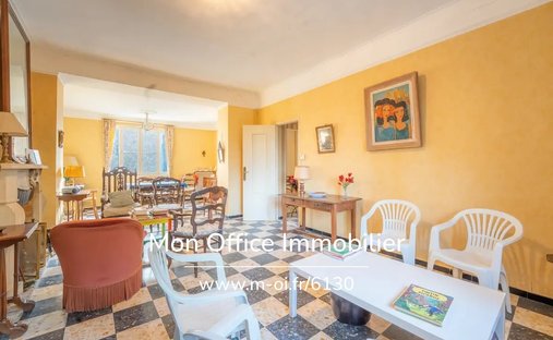 Castle for Sale in Aix-en-Provence, Provence-Alpes-Côte d'Azur, France