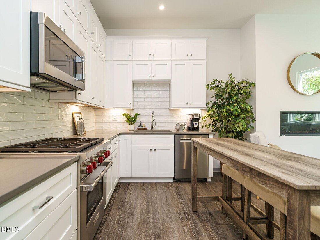 Townhouse in Raleigh, North Carolina, United States 3 - 16876320