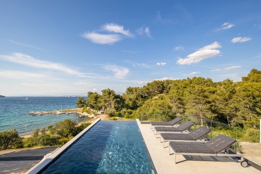 Villa in Sutomiscica, Zadar County, Croatia 1 - 16880286