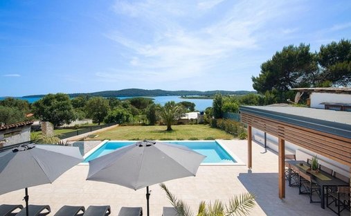 Villa in Medulin, Gespanschaft Istrien, Kroatien 1