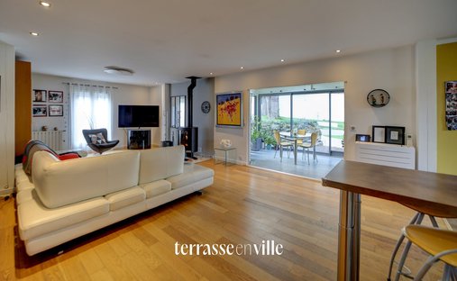 Castle for Sale in Aubagne, Provence-Alpes-Côte d'Azur, France