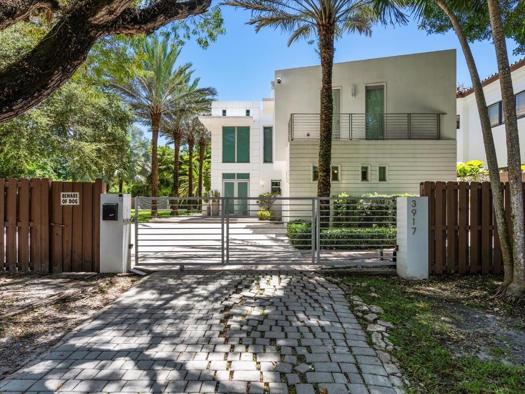House in Miami, Florida, United States 3 - 16634819