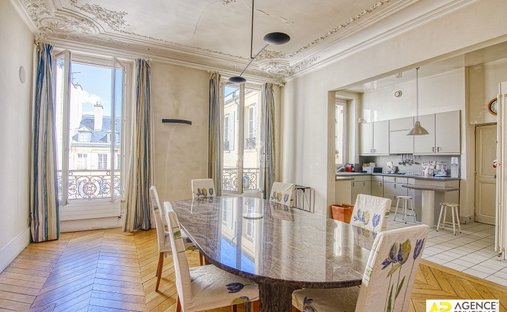 Castle for Sale in Versailles, Île-de-France, France