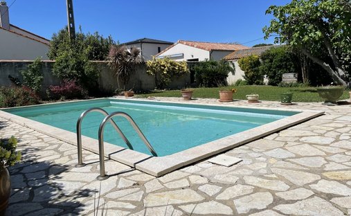 Castle for Sale in Istres, Provence-Alpes-Côte d'Azur, France