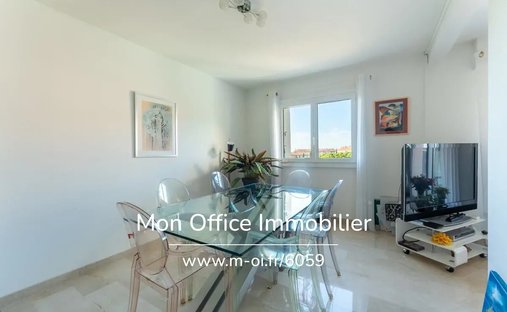 Castle for Sale in Aix-en-Provence, Provence-Alpes-Côte d'Azur, France