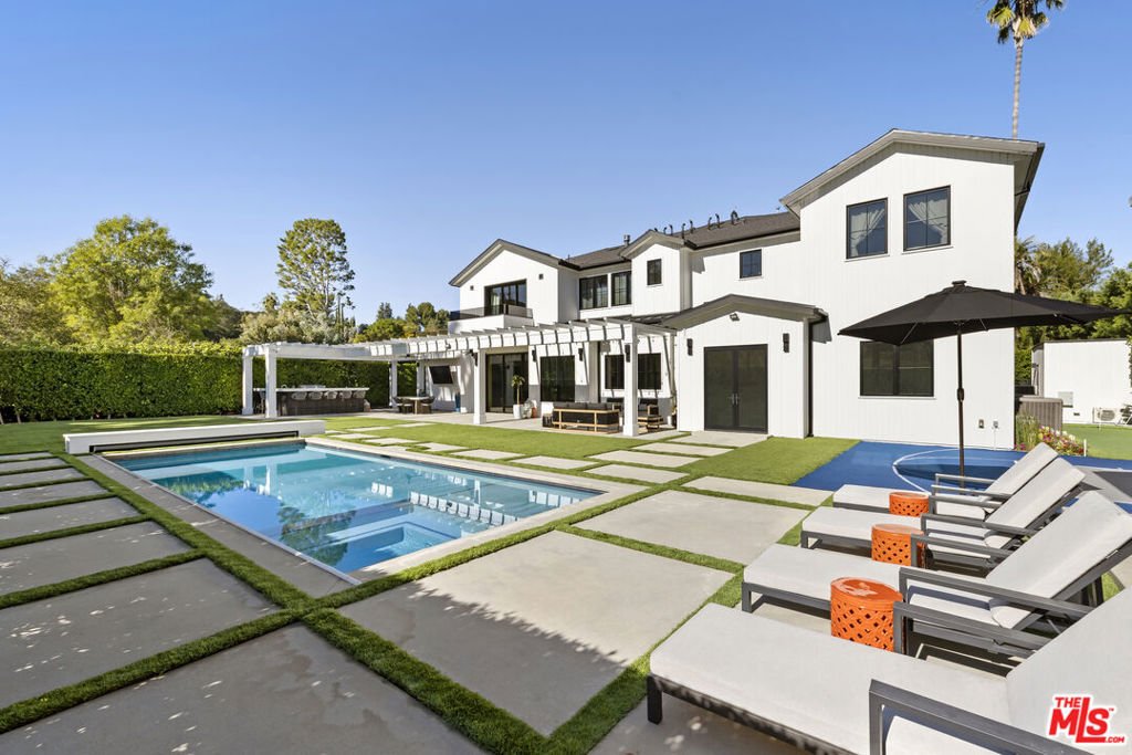 House in Los Angeles, California, United States 1 - 16886976