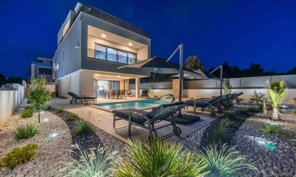 Moderne Luxusvilla Mit Swimmingpool Und In Zaton, Zadar County, Croatia ...