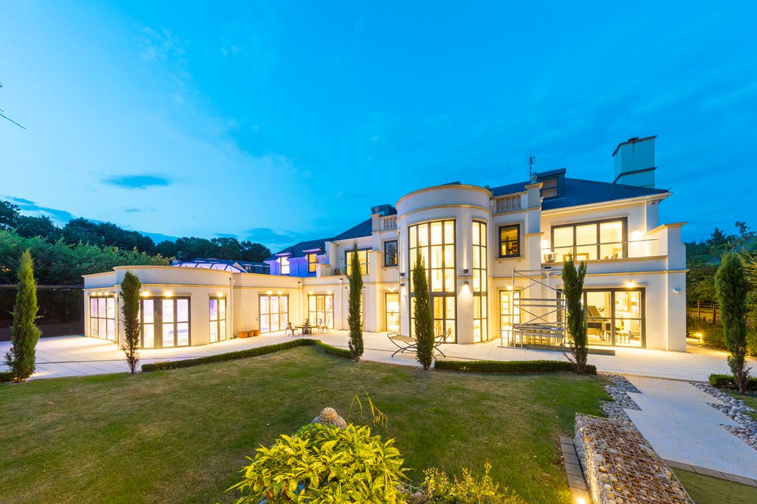 House in Kingston upon Thames, England, United Kingdom 2 - 16876349