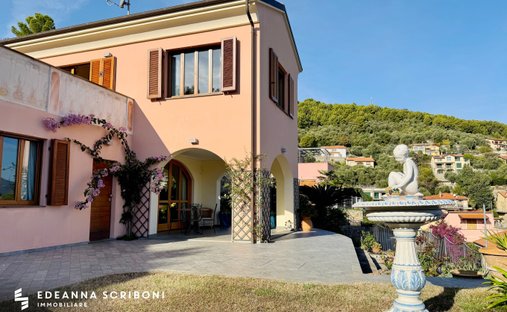 Villa in Andora, Ligurien, Italien 1