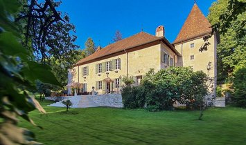 Castle in Valserhône, Auvergne-Rhône-Alpes, France 1