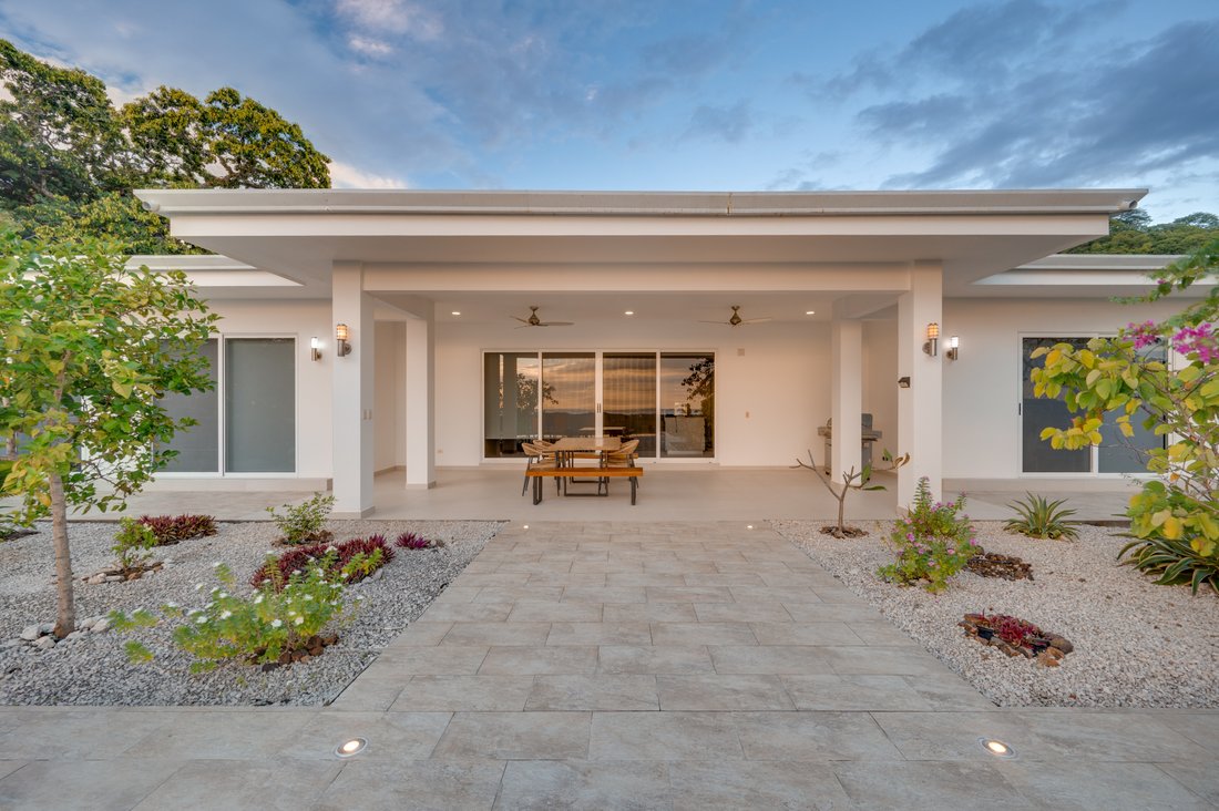 Villa in Playa Grande, Santa Cruz, Costa Rica 2 - 16886142