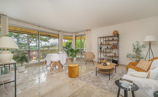 Castle for Sale in Aix-en-Provence, Provence-Alpes-Côte d'Azur, France