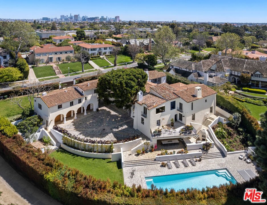 House in Los Angeles, California, United States 1 - 16889096