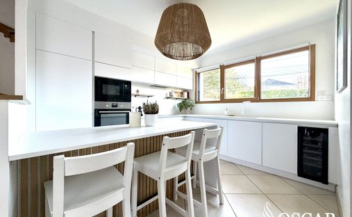 Vendée (85) 18th Century Listed Chateau Estate Of 42 Hectares