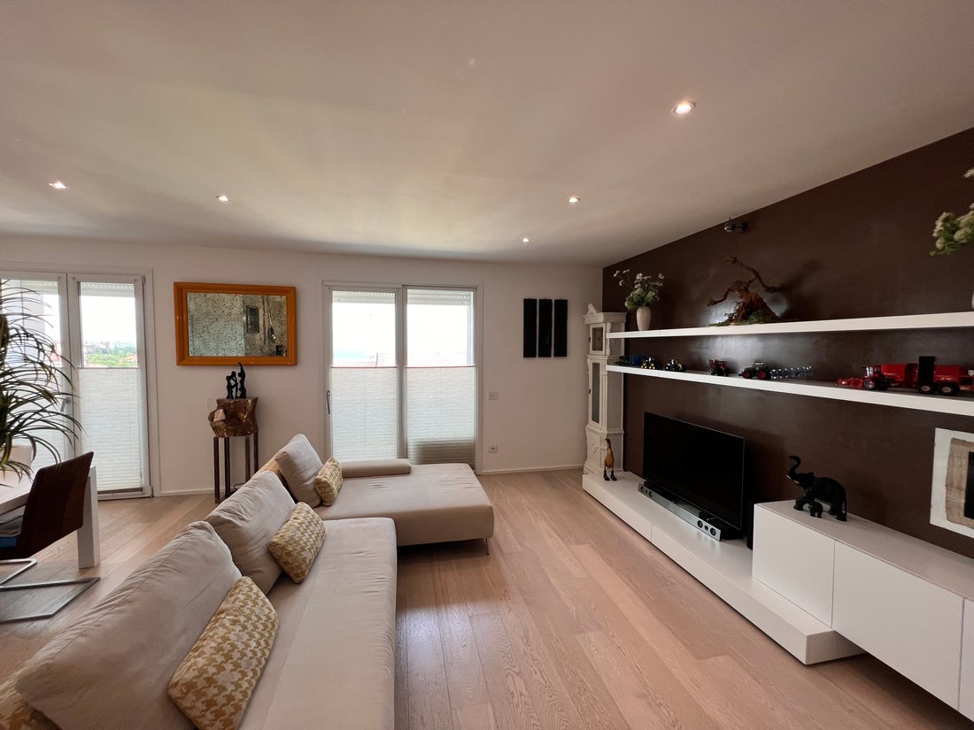 Penthouse in Desenzano Centro, Desenzano del Garda, Lombardy 4 - 16889149