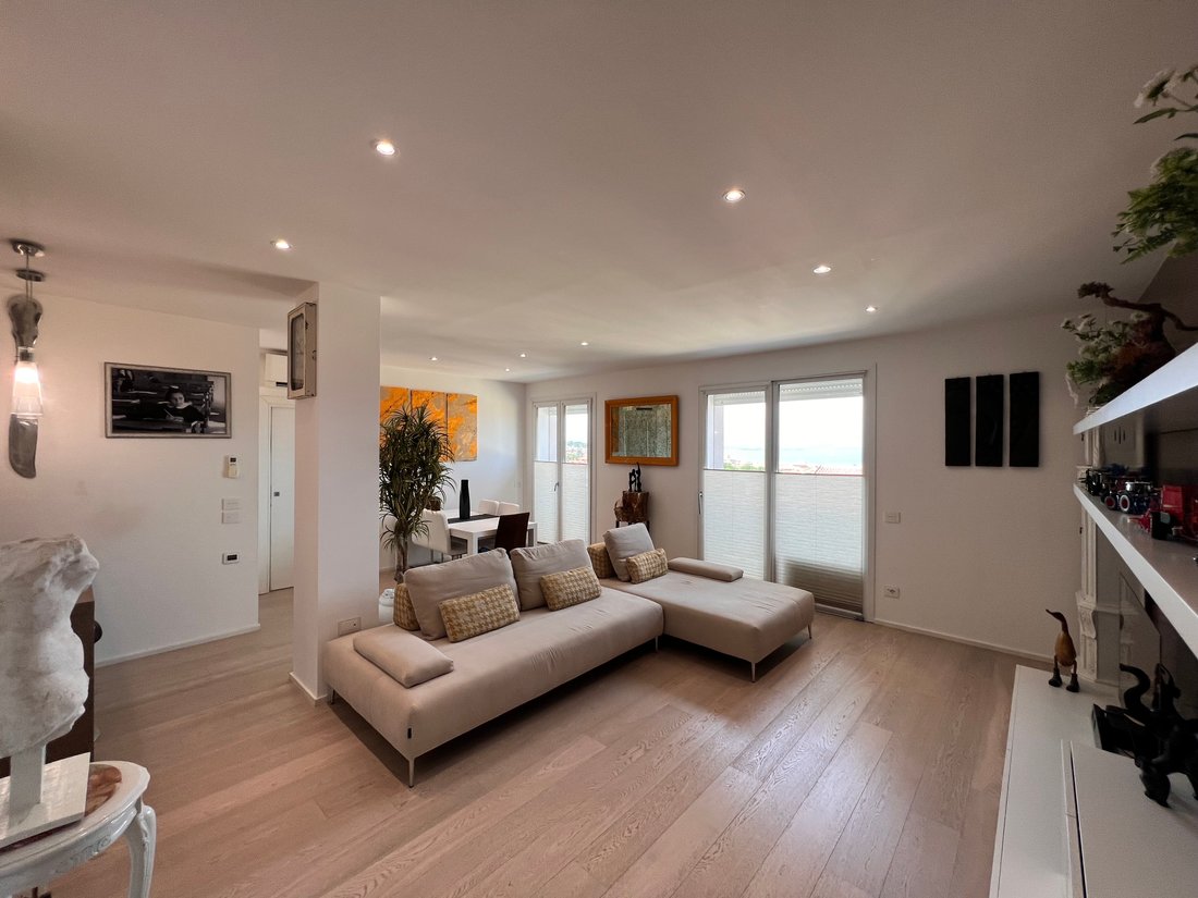 Penthouse in Desenzano Centro, Desenzano del Garda, Lombardy 1 - 16889149