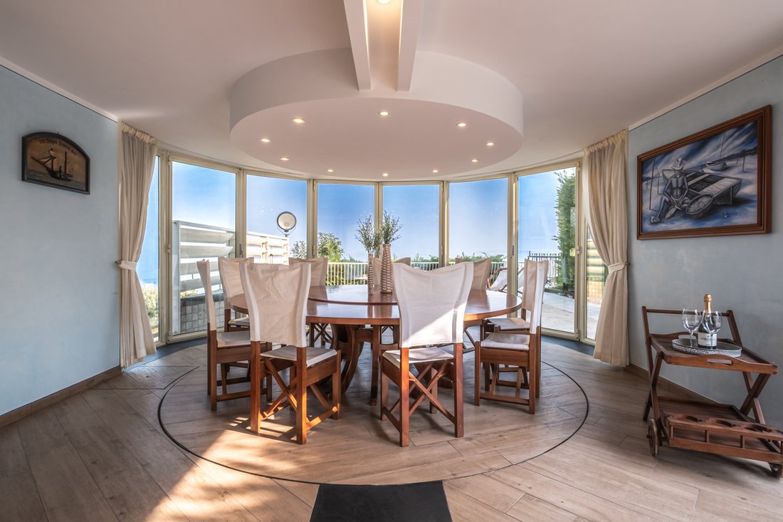 Villa in Desenzano Centro, Desenzano del Garda, Lombardy 5 - 16890108