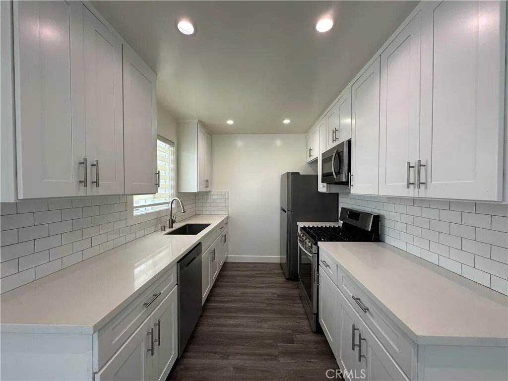 Los Angeles, California, United States 5 - 16889665