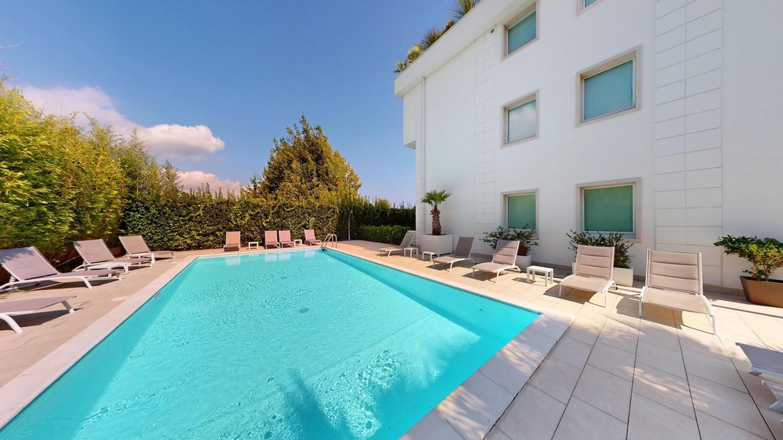 Villa in Desenzanino, Desenzano del Garda, Lombardy 1 - 16889726