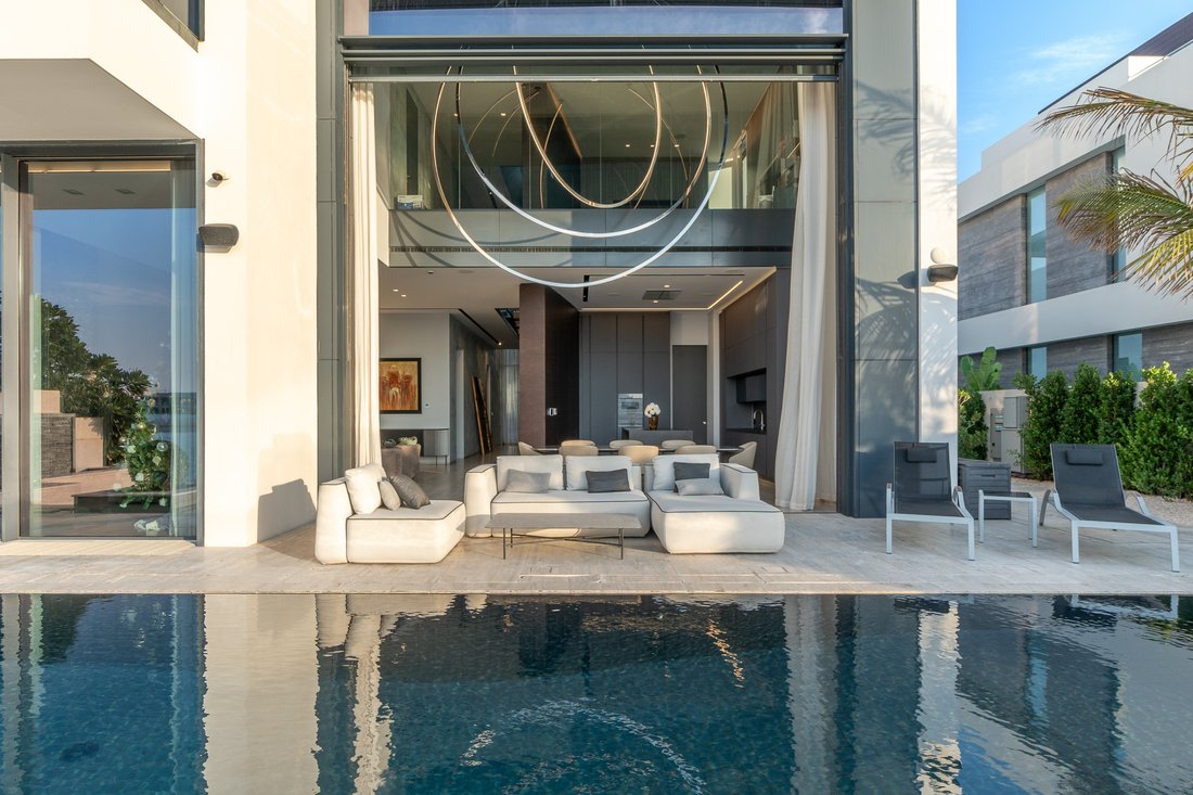Villa in Palm Jumeirah, Dubai, United Arab Emirates 1 - 16890059