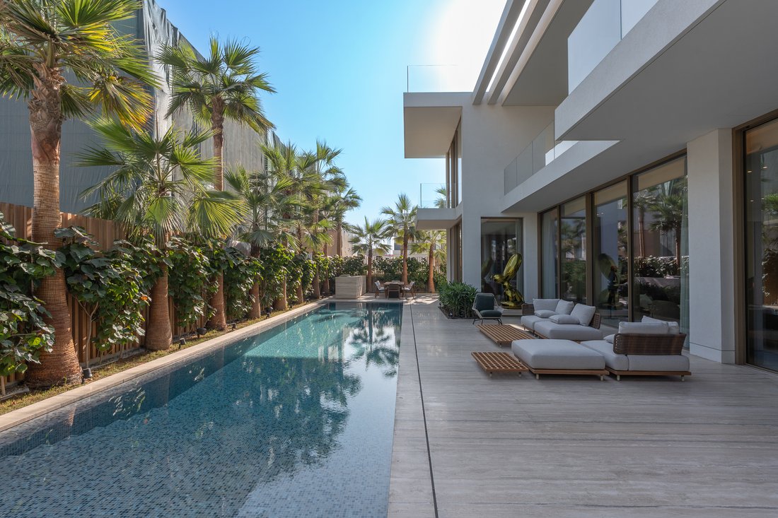 Villa in Jumeirah, Dubai, United Arab Emirates 2 - 16890746