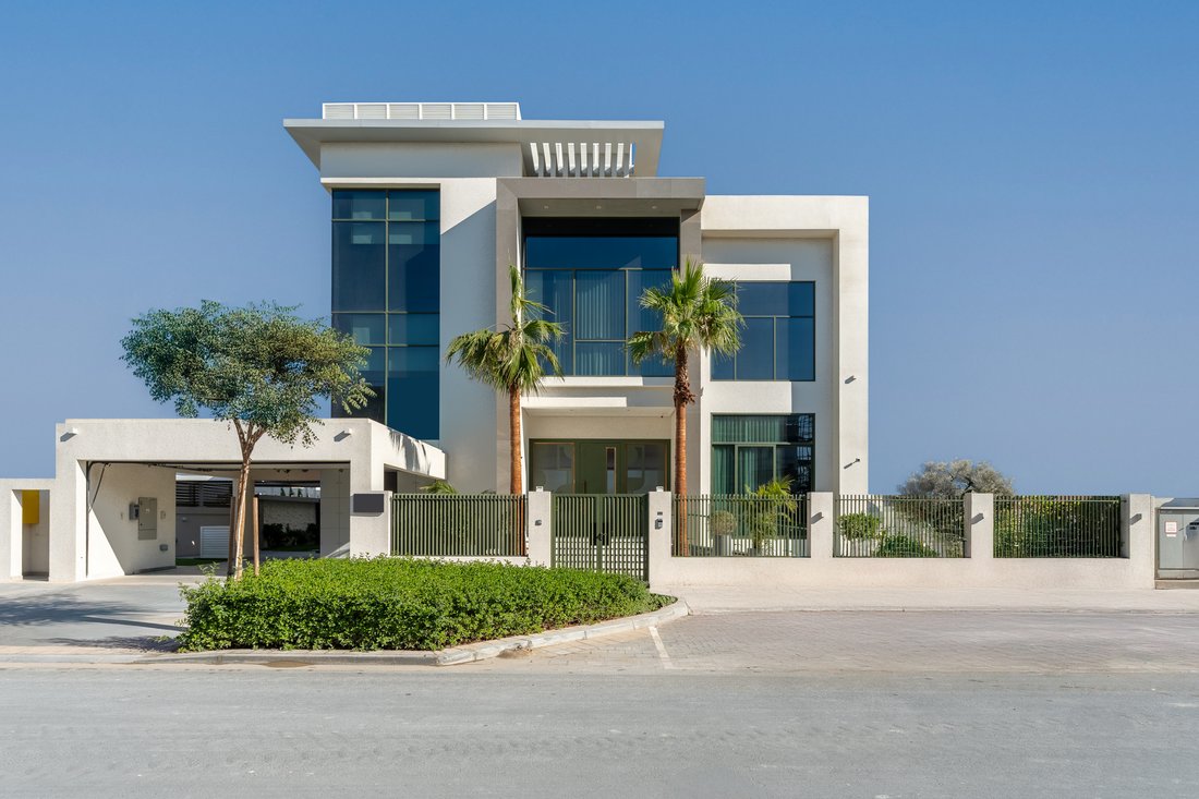 Villa in Hadaeq Sheikh Mohammed Bin Rashid, Dubai, United Arab Emirates 2 - 16890312