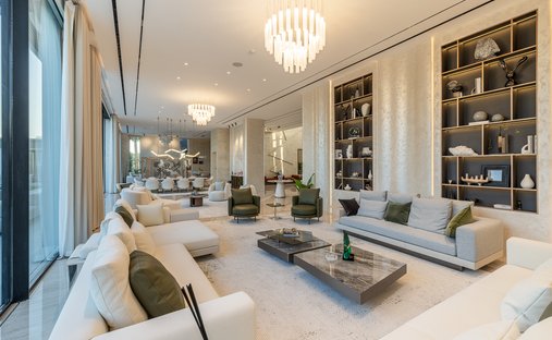 Villa in Hadaeq Sheikh Mohammed Bin Rashid, Dubai, United Arab Emirates 1