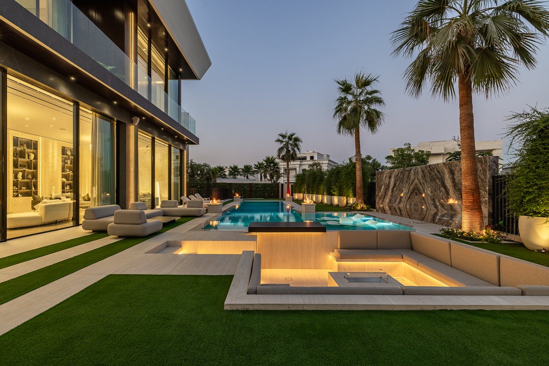 Villa in Hadaeq Sheikh Mohammed Bin Rashid, Dubai, United Arab Emirates 2 - 16890731