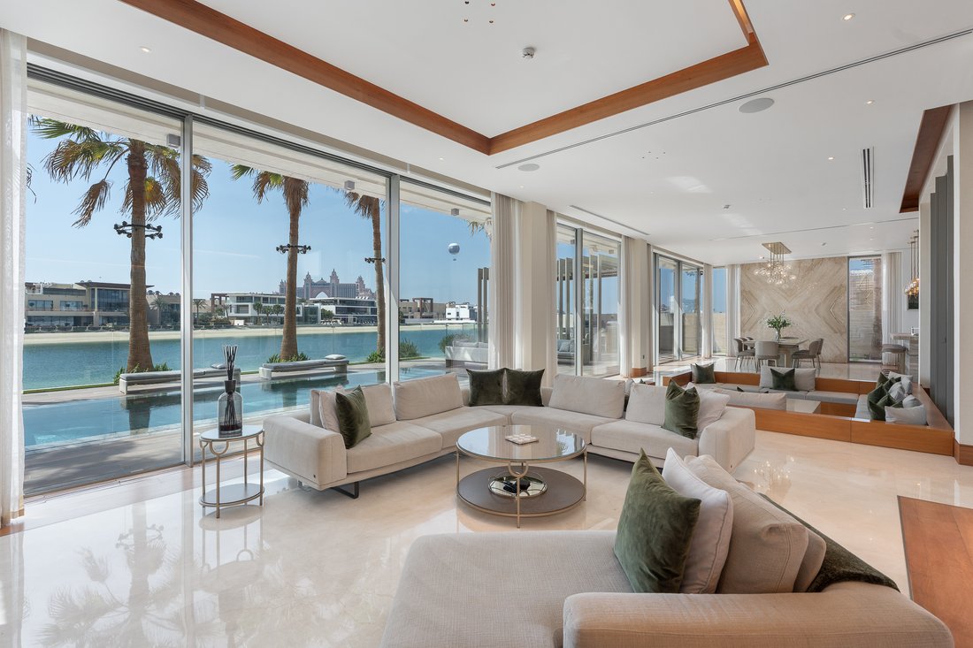 Villa in Palm Jumeirah, Dubai, United Arab Emirates 1 - 16890359