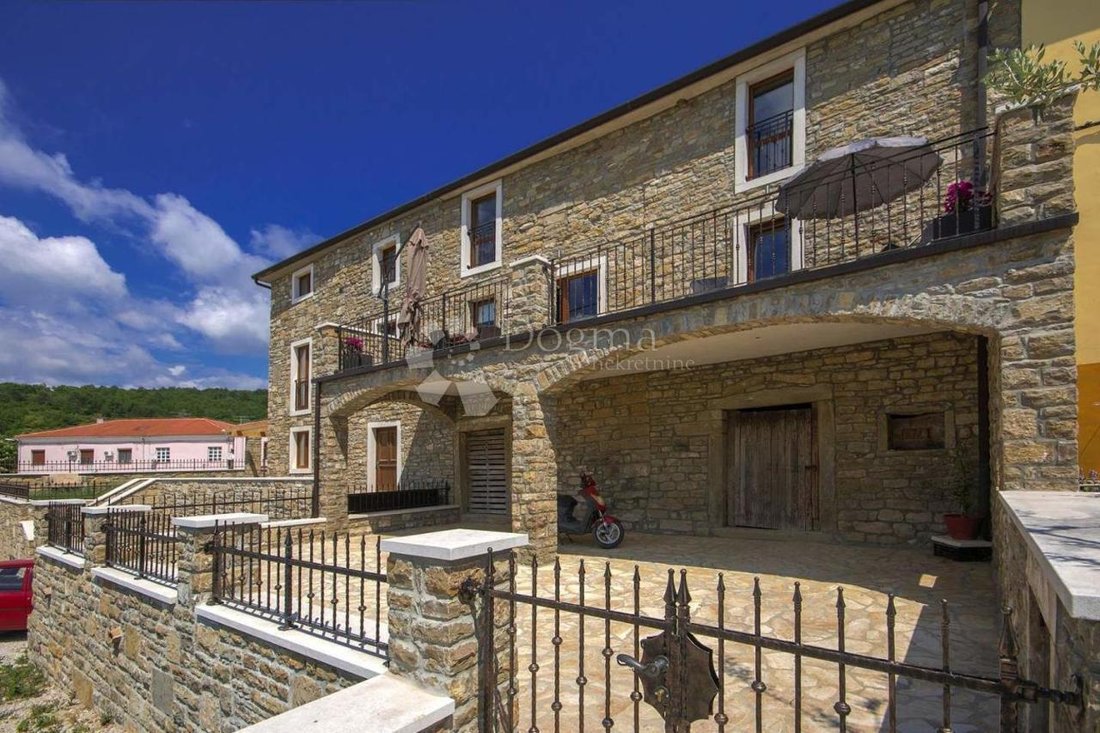 House in Buje, Istria County, Croatia 3 - 16890277