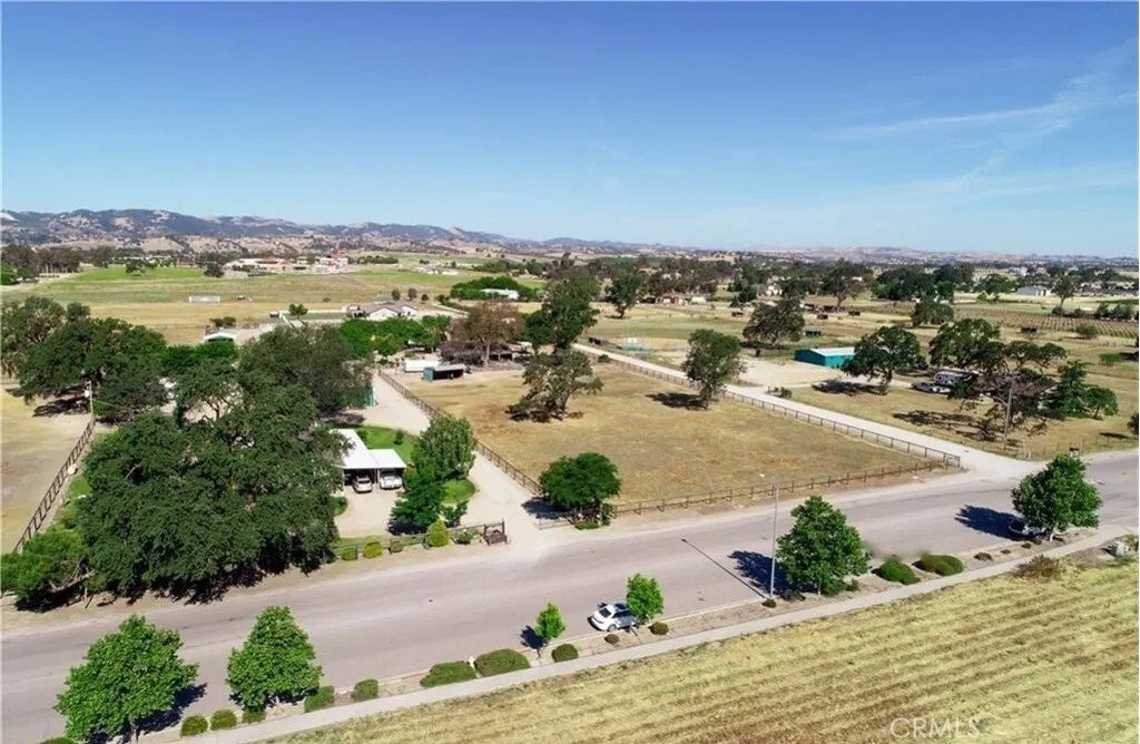 Paso Robles, California, United States 2 - 16523425