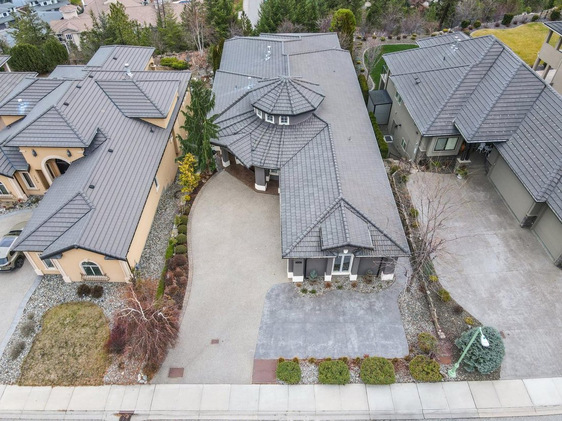 House in Kelowna, British Columbia, Canada 3 - 16889312