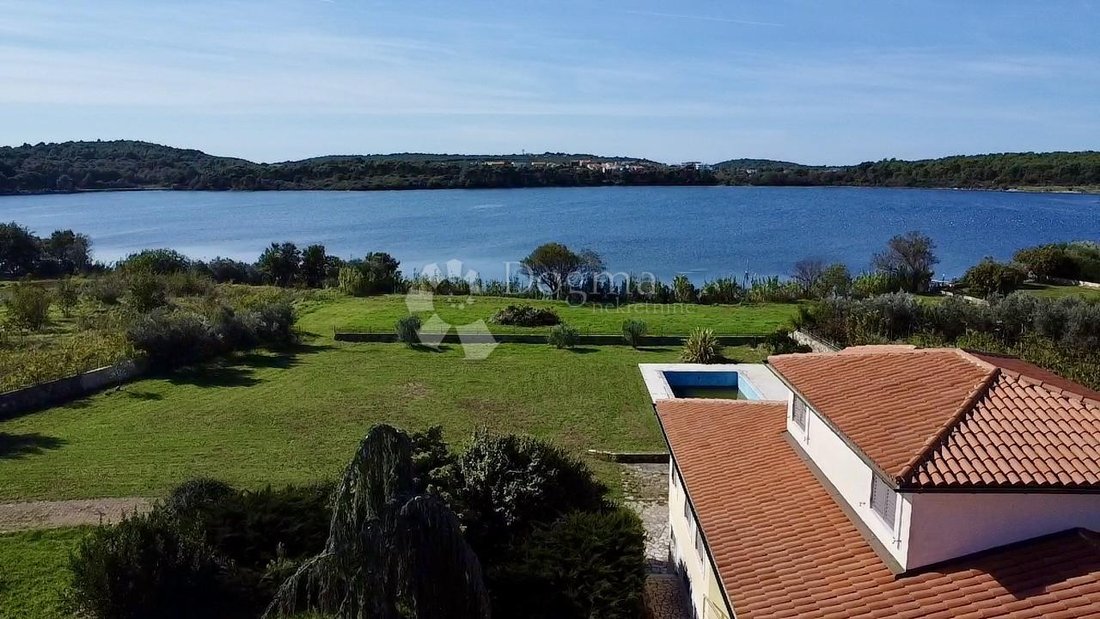 Casa en Medulin, Istria, Croacia 1 - 16890223